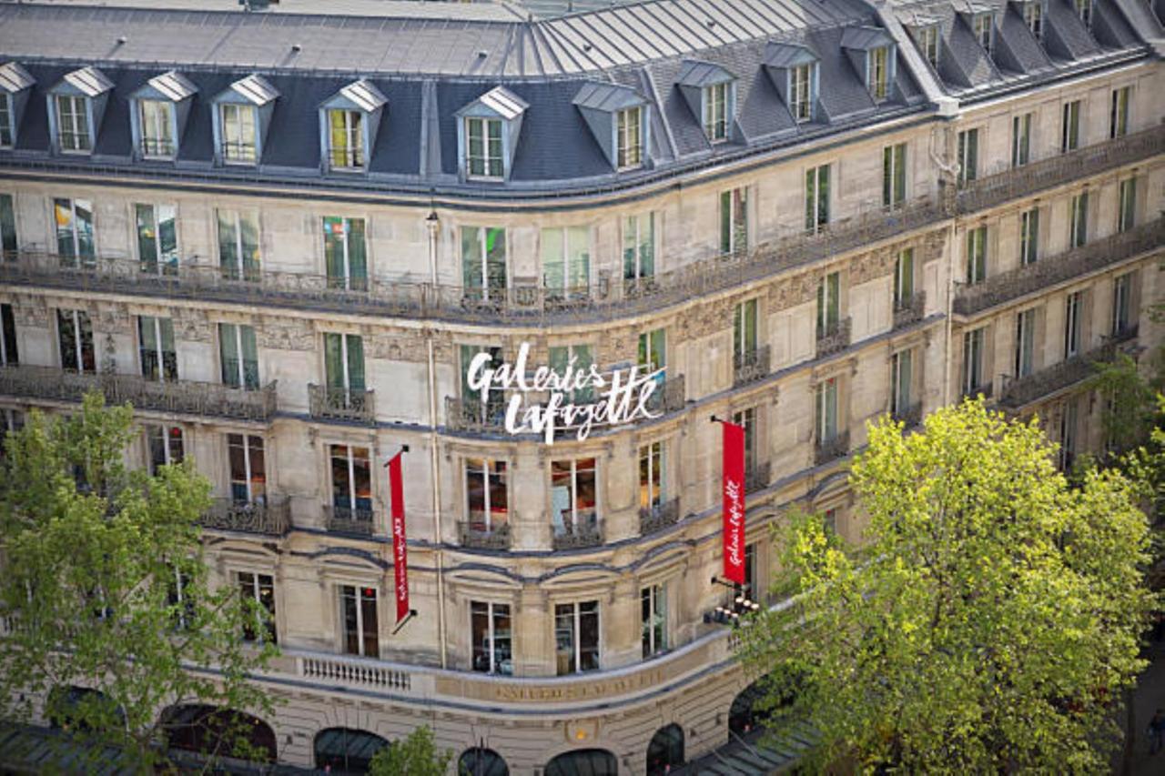Holiday Inn Paris Elysees, An Ihg Hotel Exterior photo